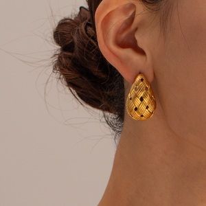 Gold Woven Teardrop Earrings - Elegant Women's Jewelry
